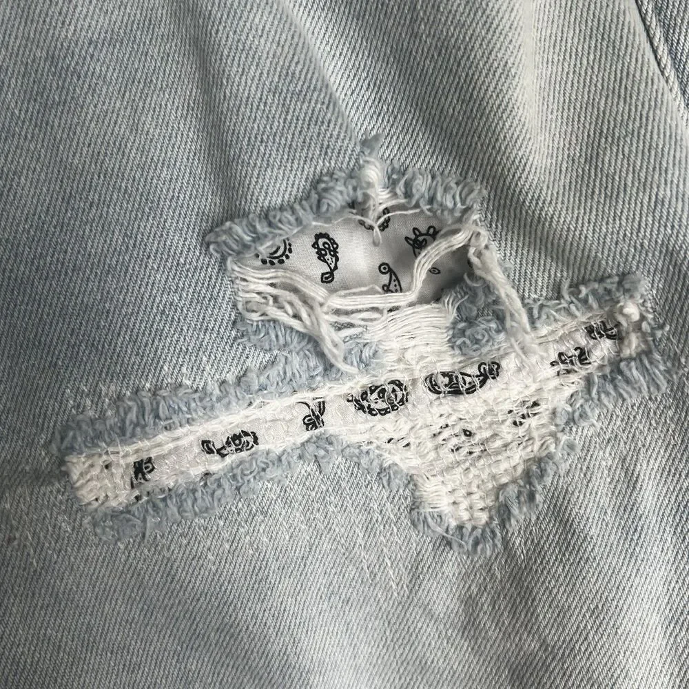 NWOT Kancan Womens Shorts Sz Large Daisy Denim Light Wash Roll Up Festival